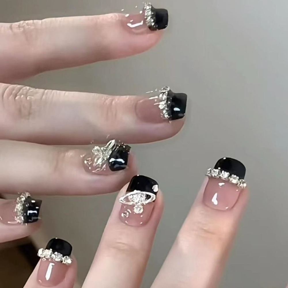 Press on nails